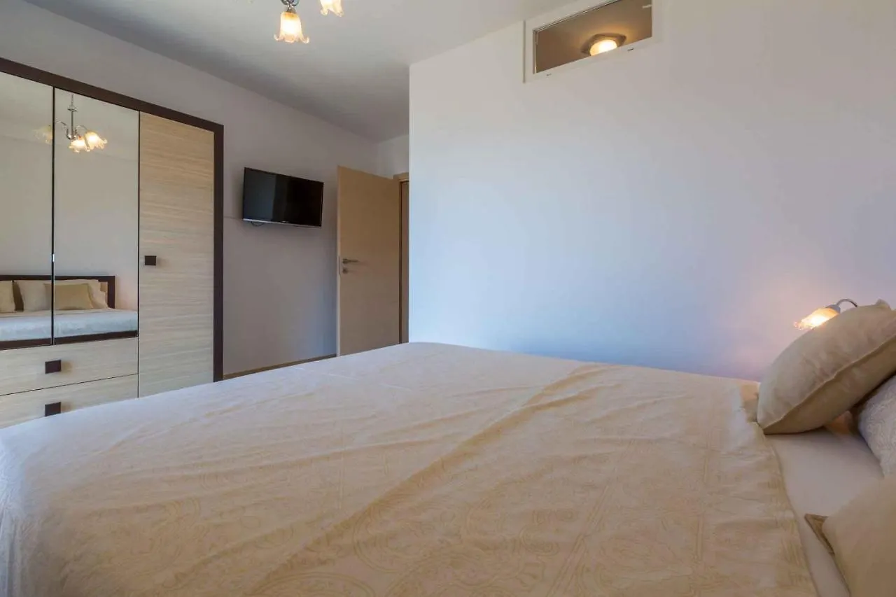 Apartment In Crikvenica 5538