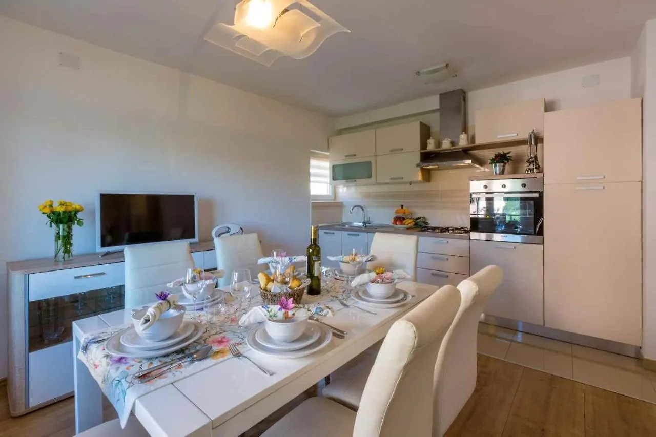 Apartment In Crikvenica 5538